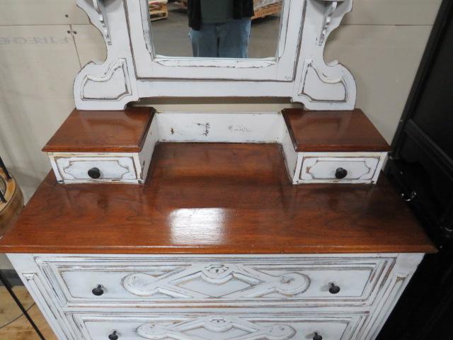 Auction item image