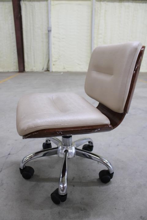 Auction item image