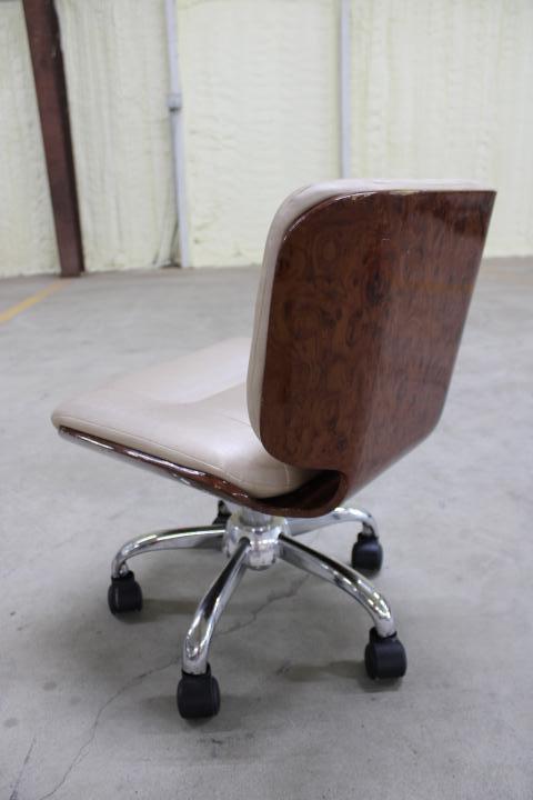 Auction item image
