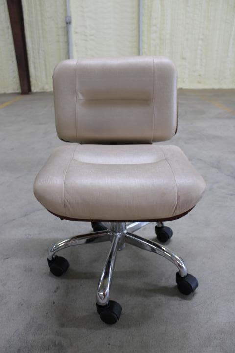 Auction item image