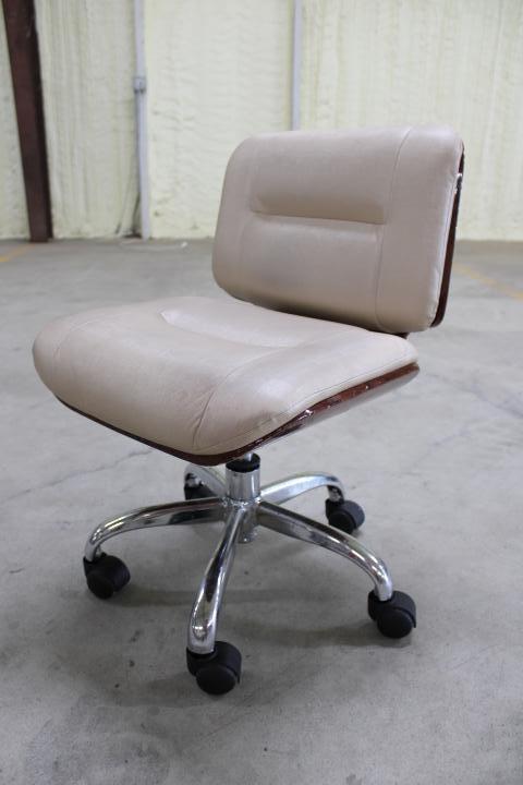 Auction item image