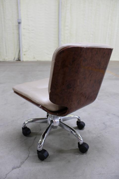 Auction item image