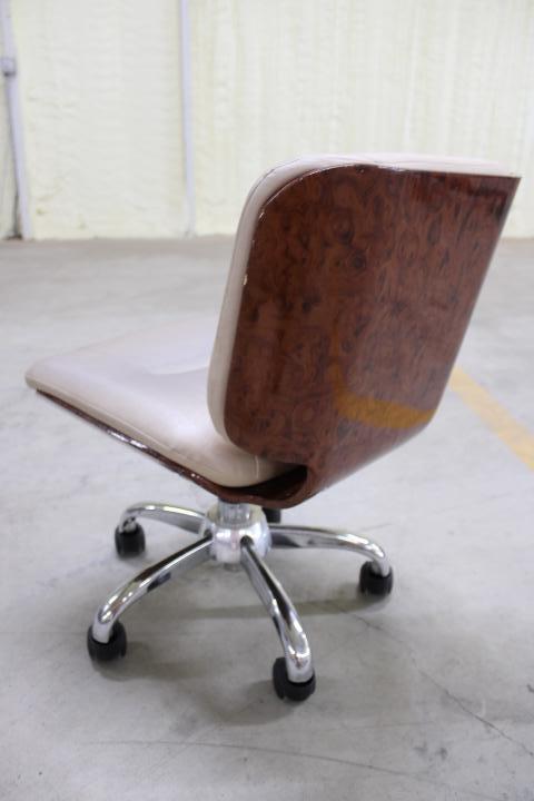 Auction item image