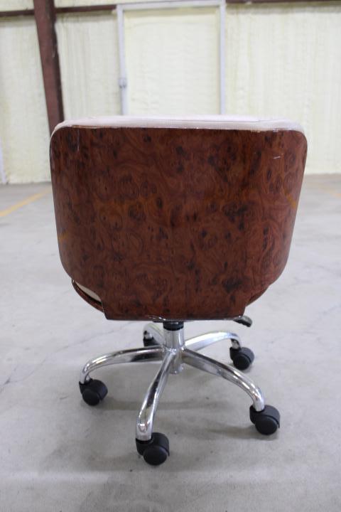 Auction item image