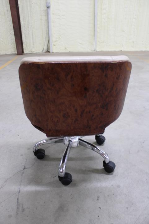 Auction item image