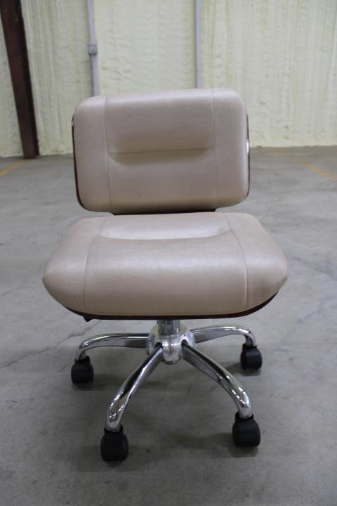 Auction item image