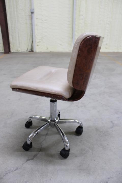 Auction item image