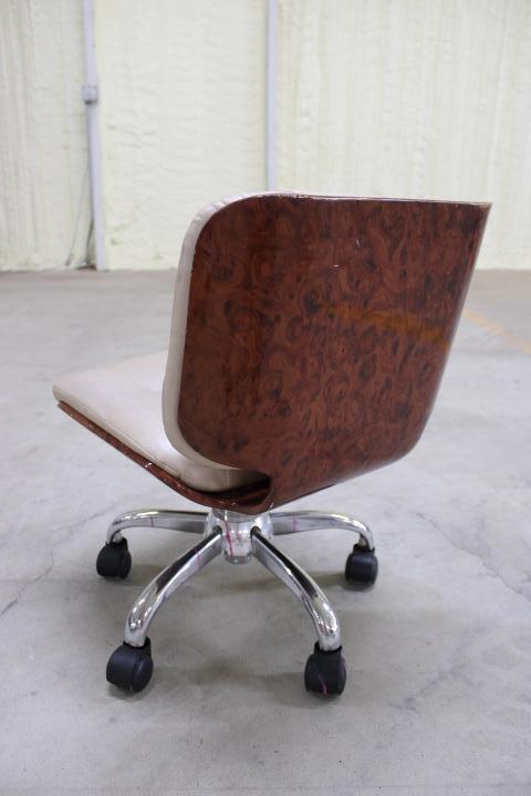 Auction item image