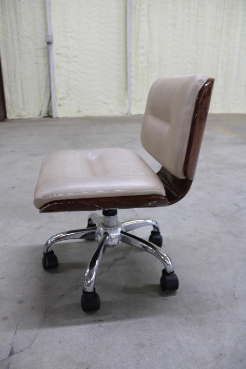 Auction item image