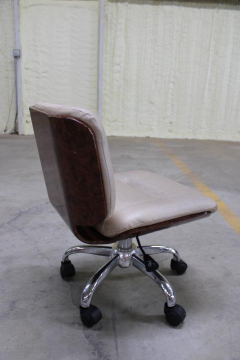 Auction item image