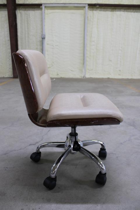 Auction item image