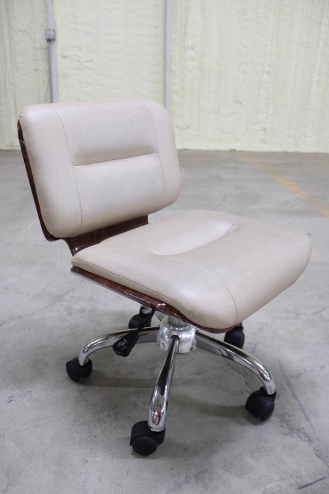 Auction item image