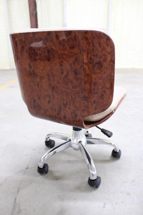 Auction item image