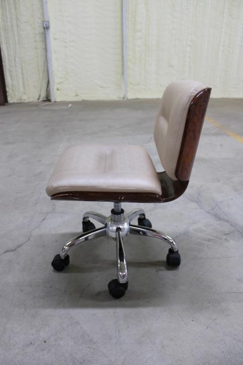 Auction item image