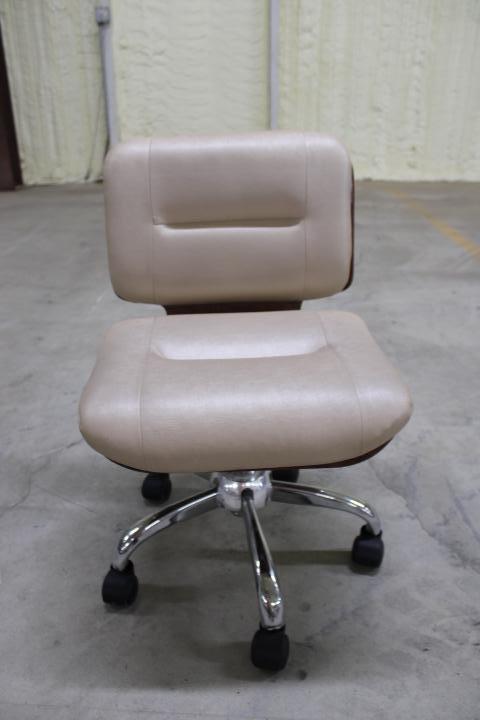 Auction item image