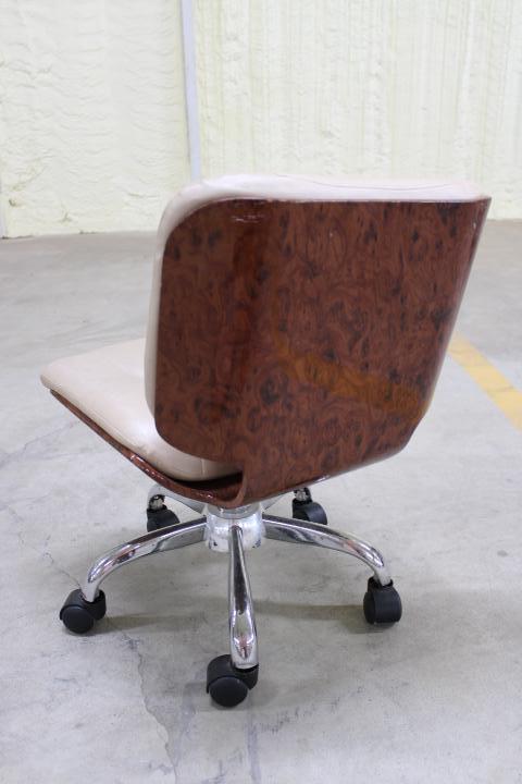 Auction item image