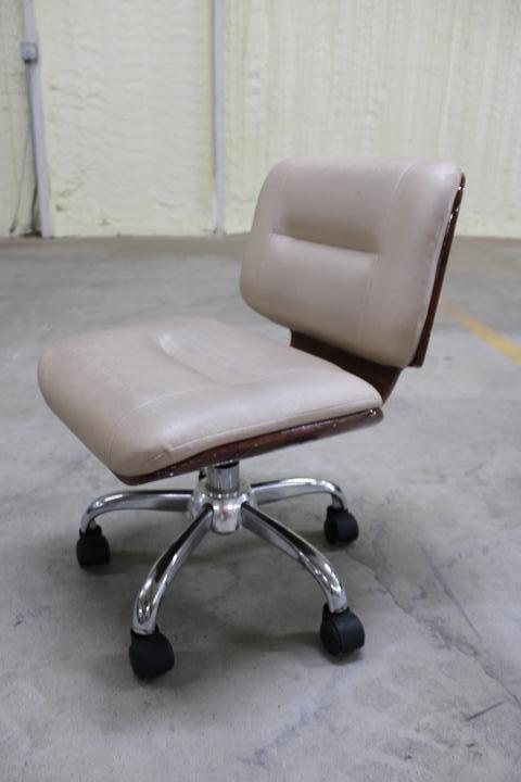 Auction item image